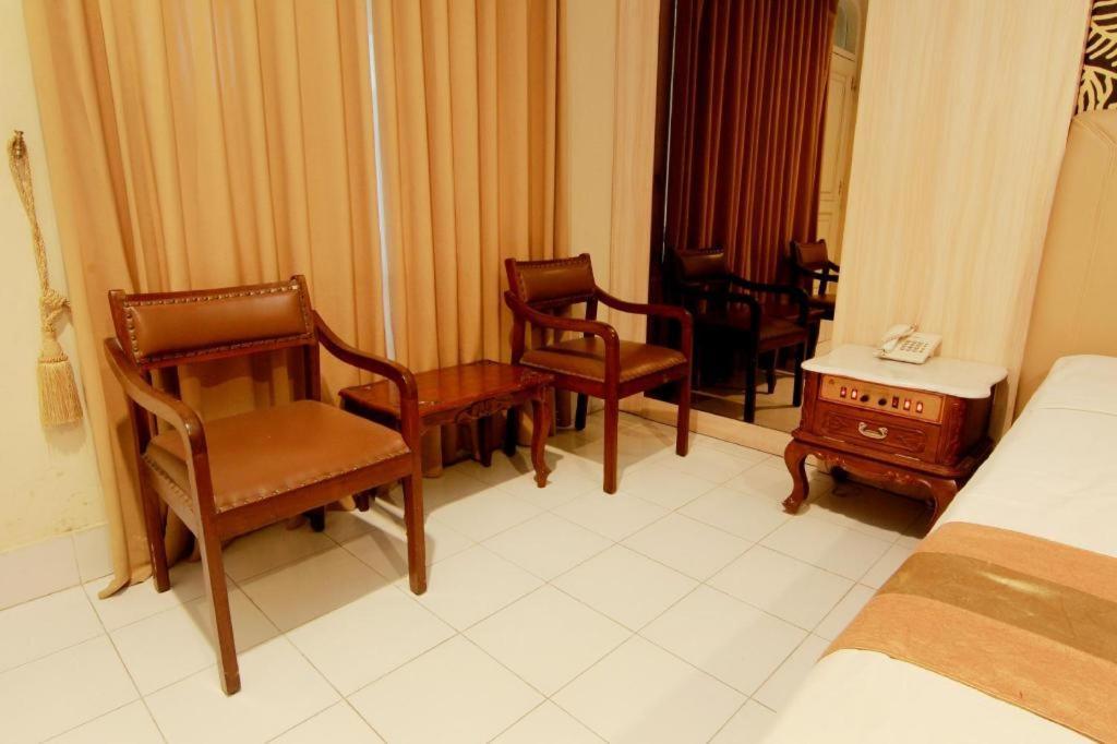 Hotel Grand Rosela Yogyakarta Exterior foto