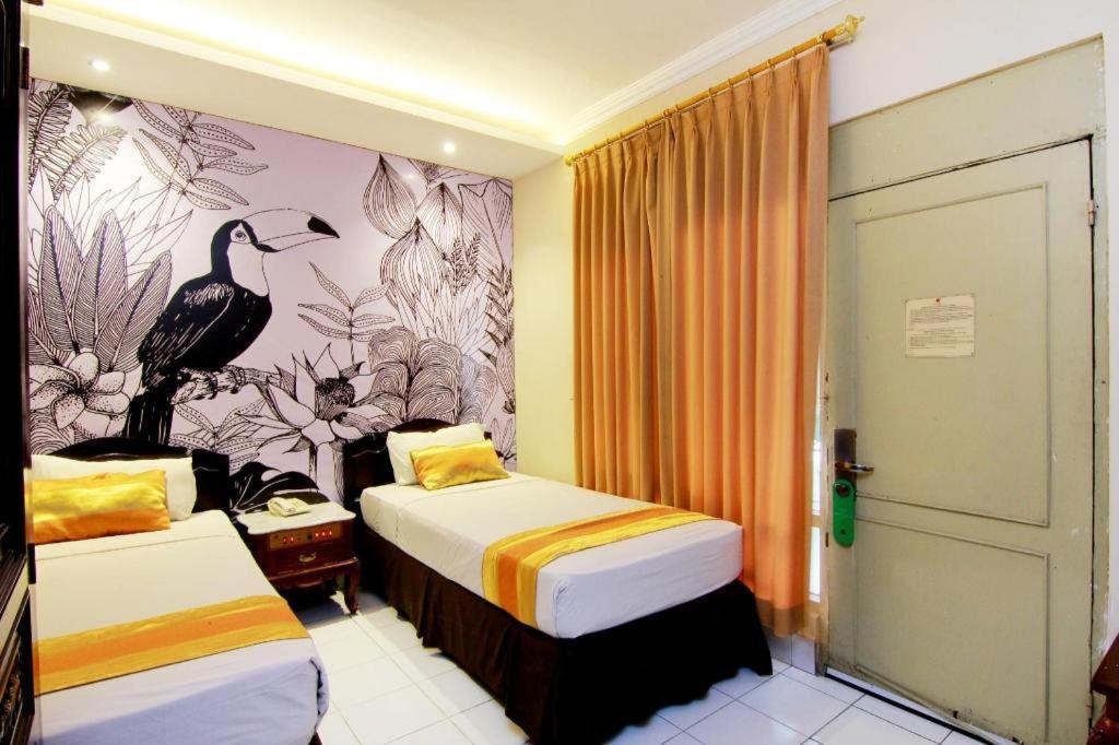 Hotel Grand Rosela Yogyakarta Exterior foto