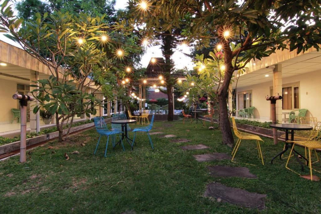 Hotel Grand Rosela Yogyakarta Exterior foto